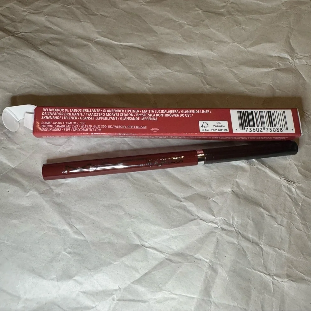 Mac lip liner